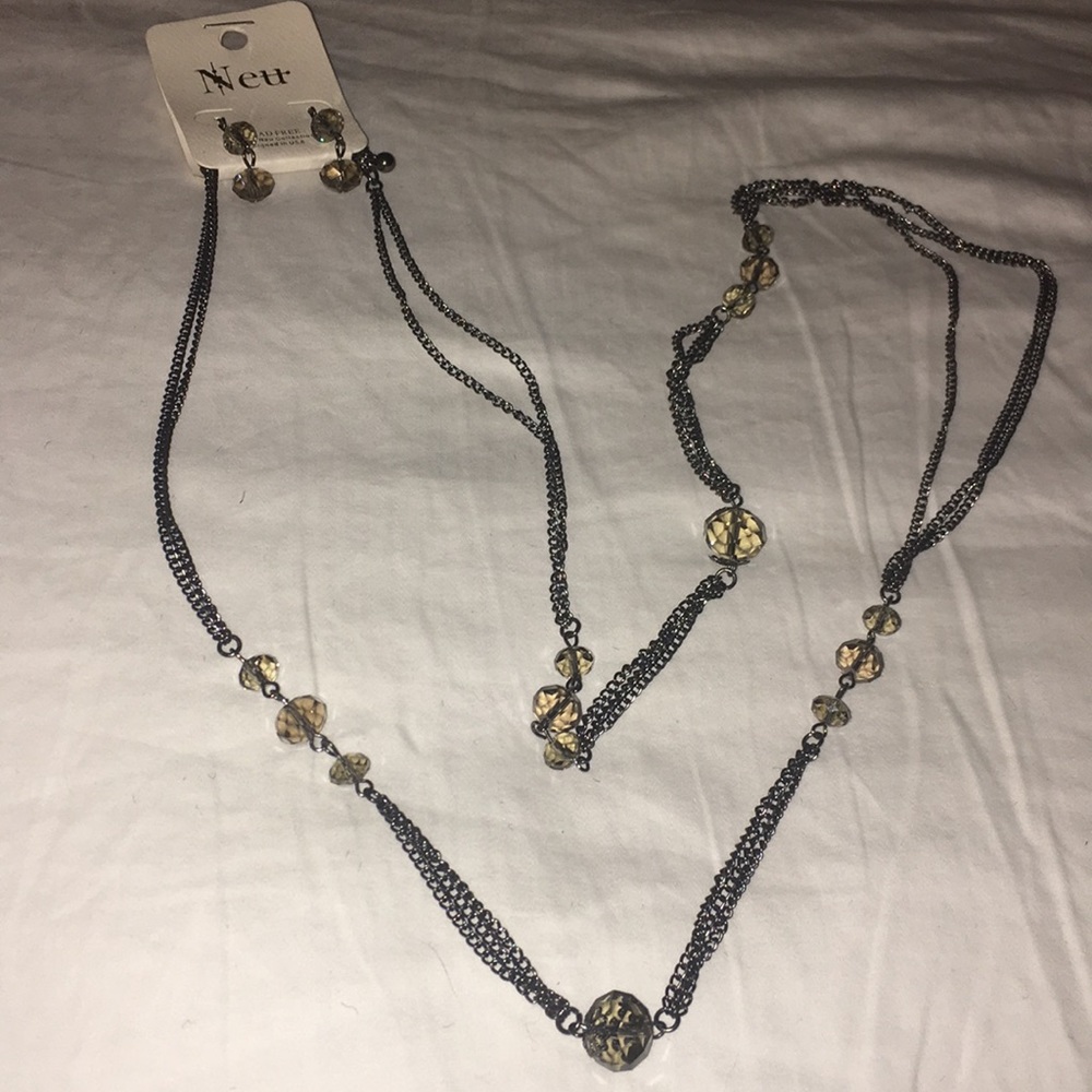 🔸NWT Long Elegant Necklace & Matching Earrings